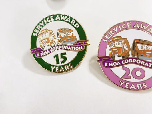 Beli Metal Plated Kerajinan Disesuaikan Hard Enamel Lapel Pin Bisnis Hadiah Logo Logam Desain Pin Untuk Pakaian online manufacture