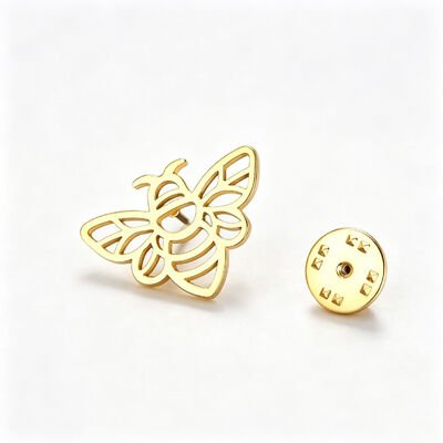 Beli Pin kerah logam kustom dengan enamel lembut/keras dan logo Anda untuk pakaian, topi, tas, dan hadiah grosir. online manufacture