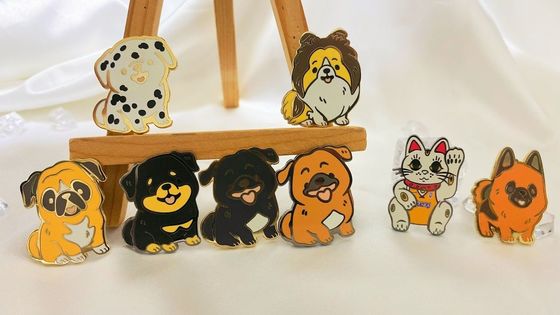 Metal Plated Kerajinan Disesuaikan Hard Enamel Lapel Pin Bisnis Hadiah Logo Logam Desain Pin Untuk Pakaian