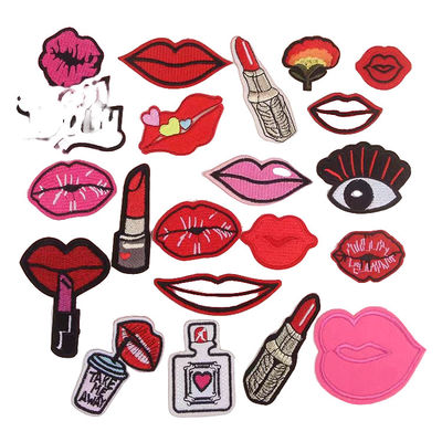 Harga yang bagus Patch bersulam desain khusus dengan beberapa lampiran untuk suvenir acara dan hadiah promosi on line