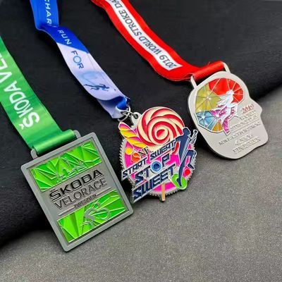 Pesan Pribadi 2D Dua Sisi Enamel Lembut Berlari Olahraga Olahraga Acara Ribbon Medali Logam