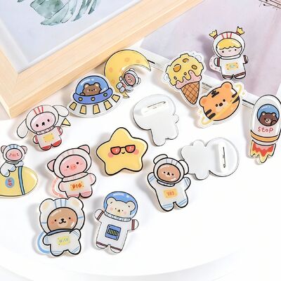 Acrylic Pin Custom Pins Cute logo Badges Custom Pin Set dengan Backing Card Custom Anime Badge