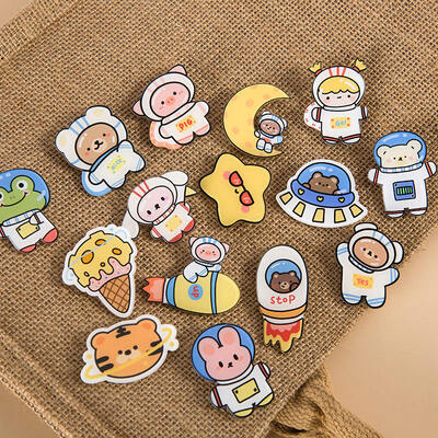 Harga yang bagus Pins Acrylic yang Disesuaikan Pins Acrylic yang Disesuaikan Lemari es Magnet Custom Anime Kartun Epoxy Acrylic Badge Pins Keychain Charm on line