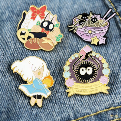 Pin Kerah Berlapis Emas Kustom dengan Enamel Lunak dan Logo Kustom untuk Branding