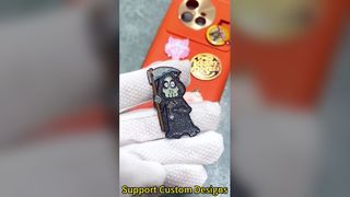 Hadiah Promosi Pin Enamel Kustom Telepon Logam Stiker Alfabet Huruf Inggris Campuran Seng Warna Kustom