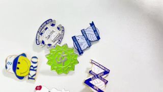 Pin Enamel Kustom Merek Anda