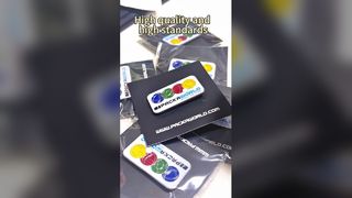 Grosir Pin Enamel Lembut Kustom dengan Glitter | Lencana Kerah Logam Berkilau | Bros Enamel Berkilauan